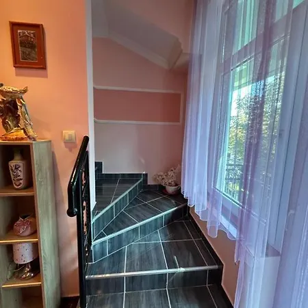 Adel's Apartman *